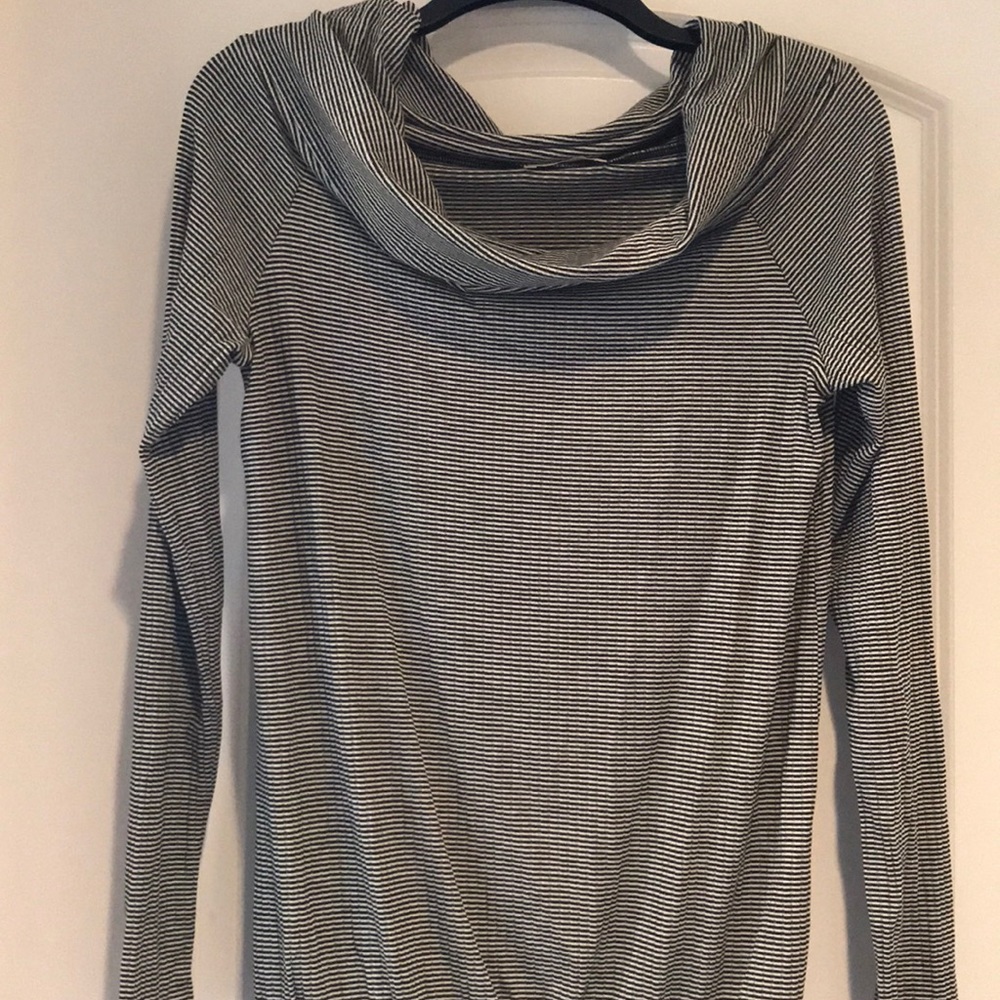 NWOT Promesa cowl neck/OTS tunic size L